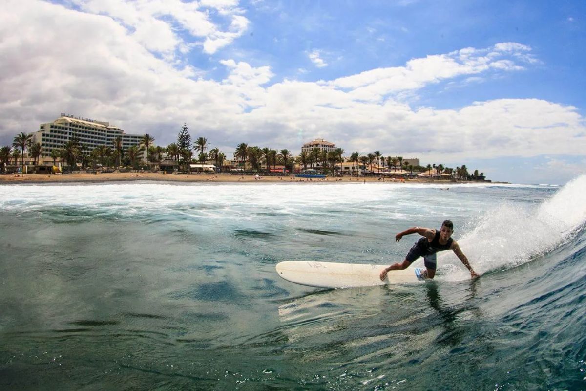 Hacer surf en Tenerife