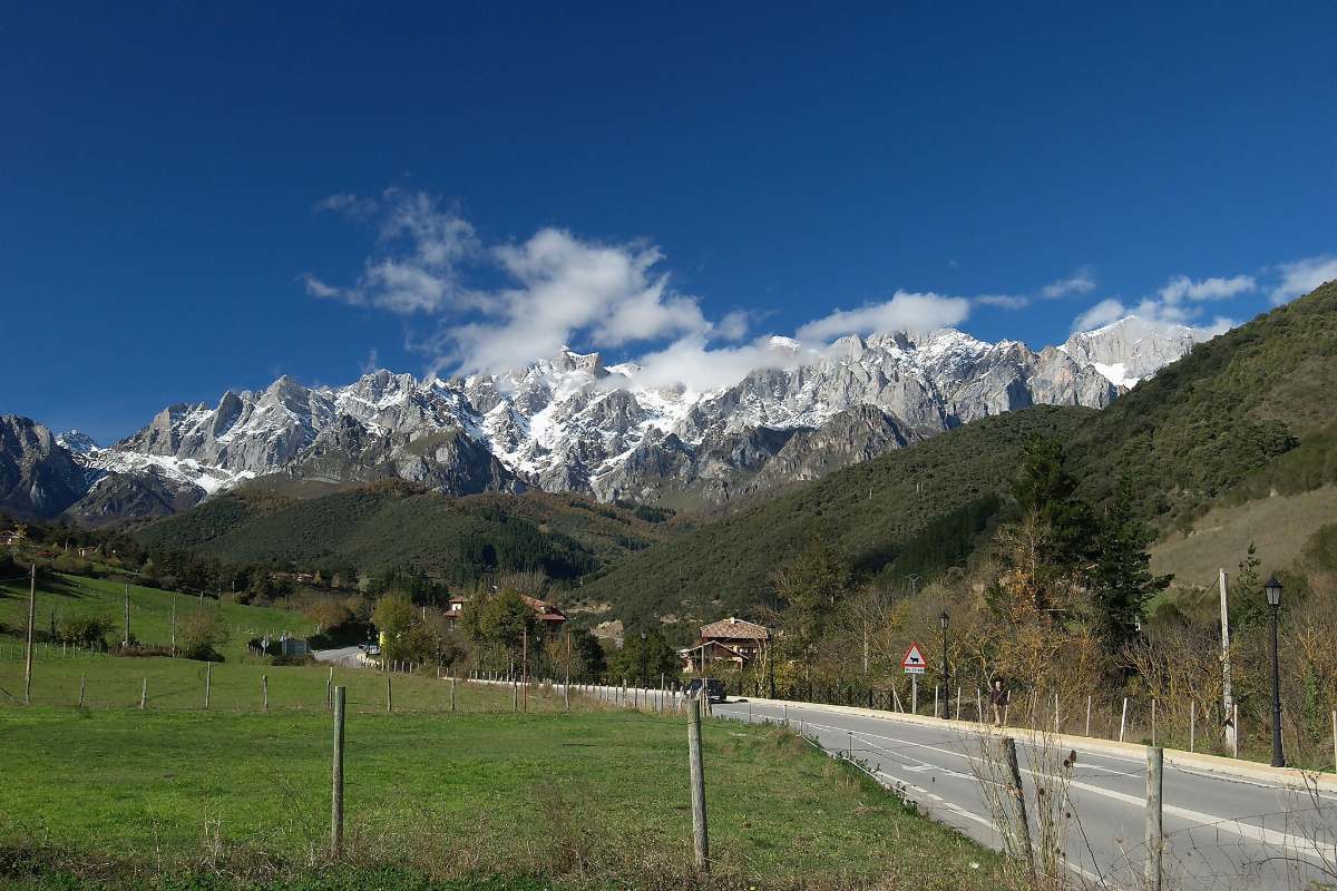 Vista de los Picos de Europa saliendo desde Potes